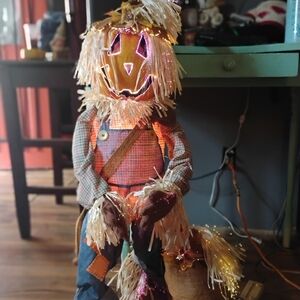 Gemmy Light-Up Pumpkin Scarecrow Decor